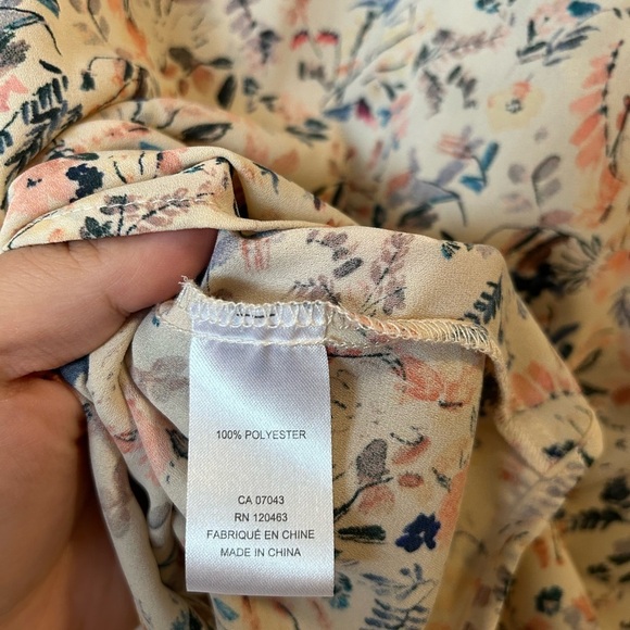 4/$20 Joie long ruffled flounce sleeve floral button down blouse- size M - Picture 6 of 7